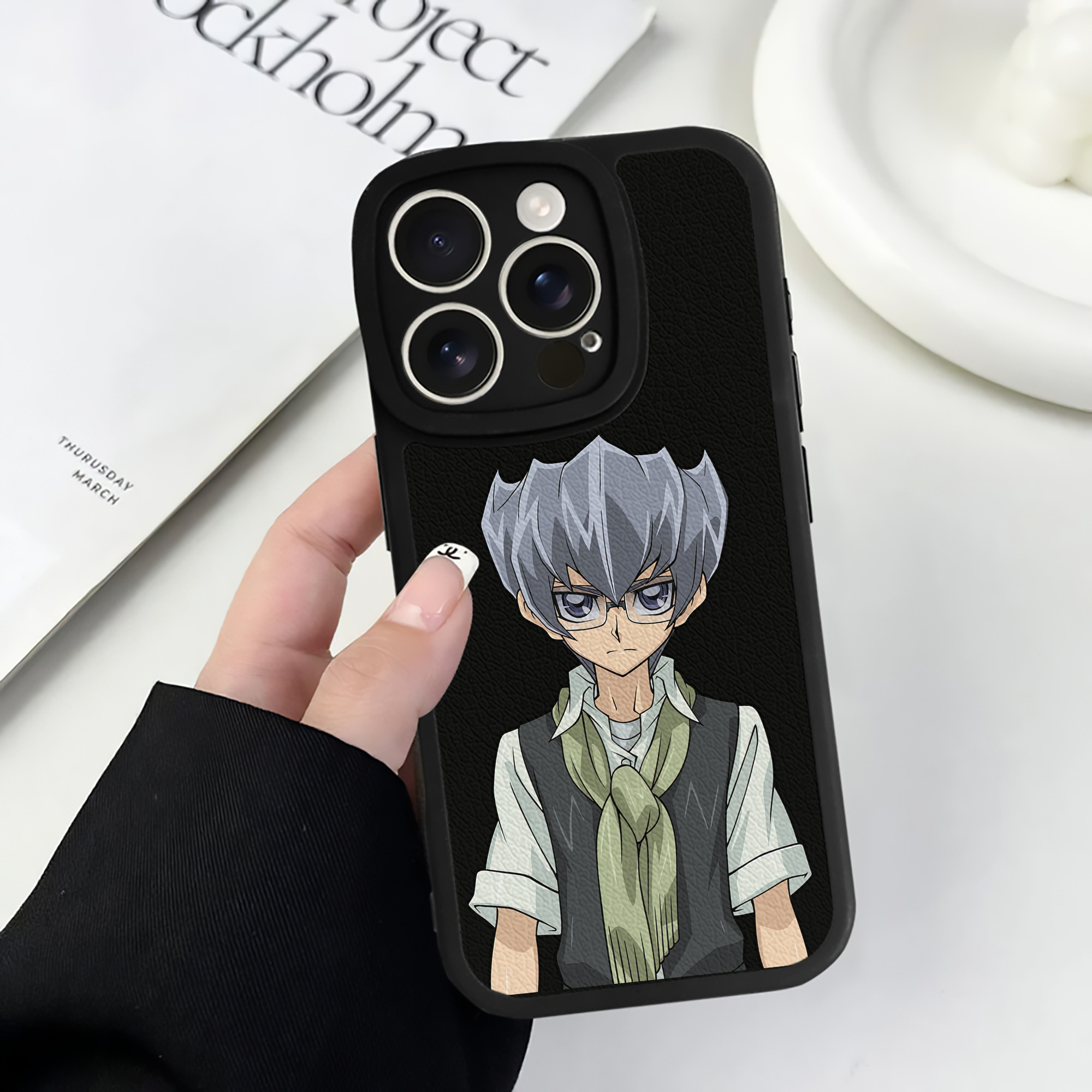 （画像用） 遊☆戯☆王 Yu-Gi-Oh! 【iPhone 16シリーズ対応】シリコンスマホケース（レザー調） 材質：シリコン